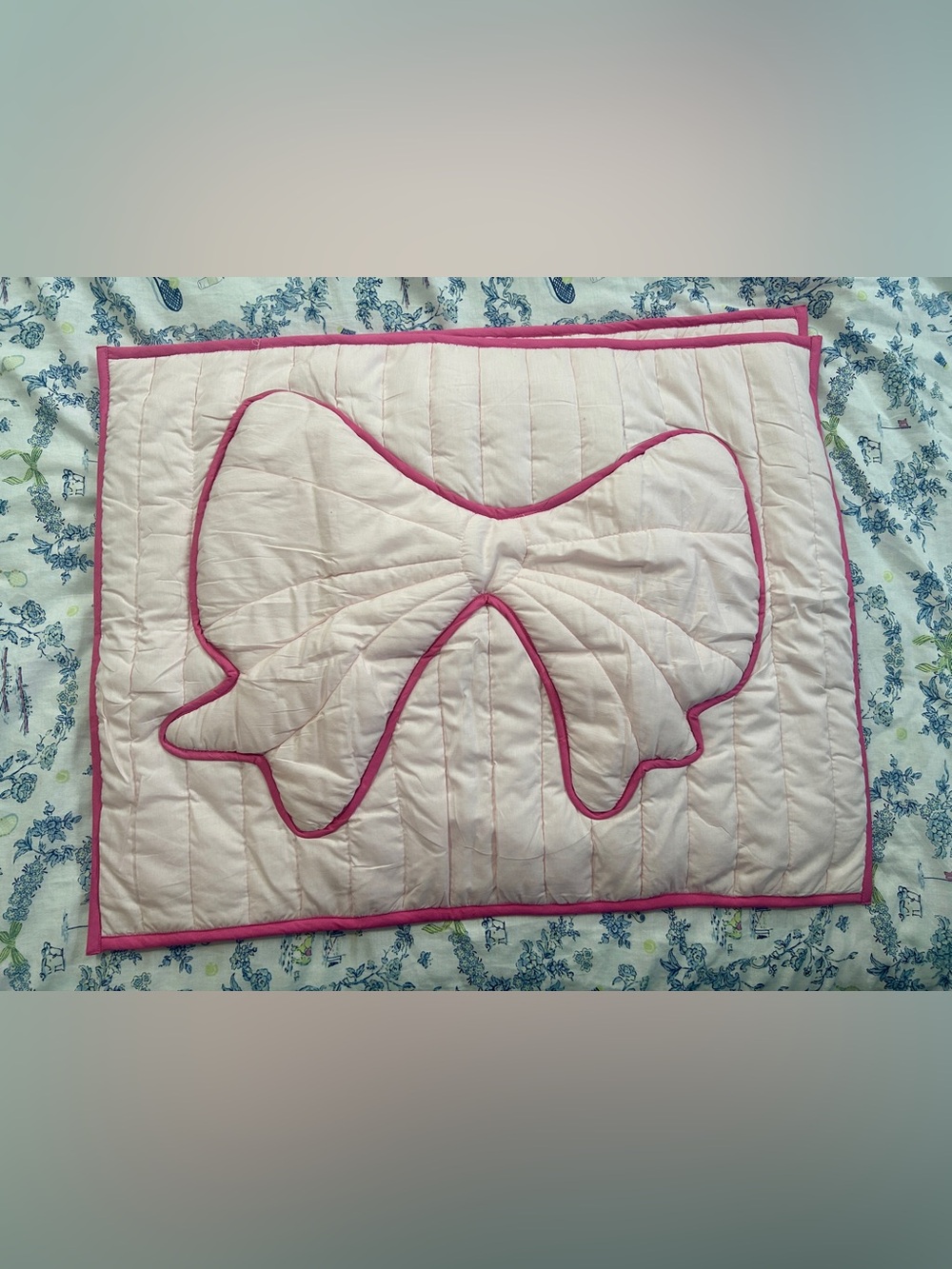 ✨ New Urban Outfitters UO Home Big Bow Quilted Sham Set in Pink (Set of 2) ✨